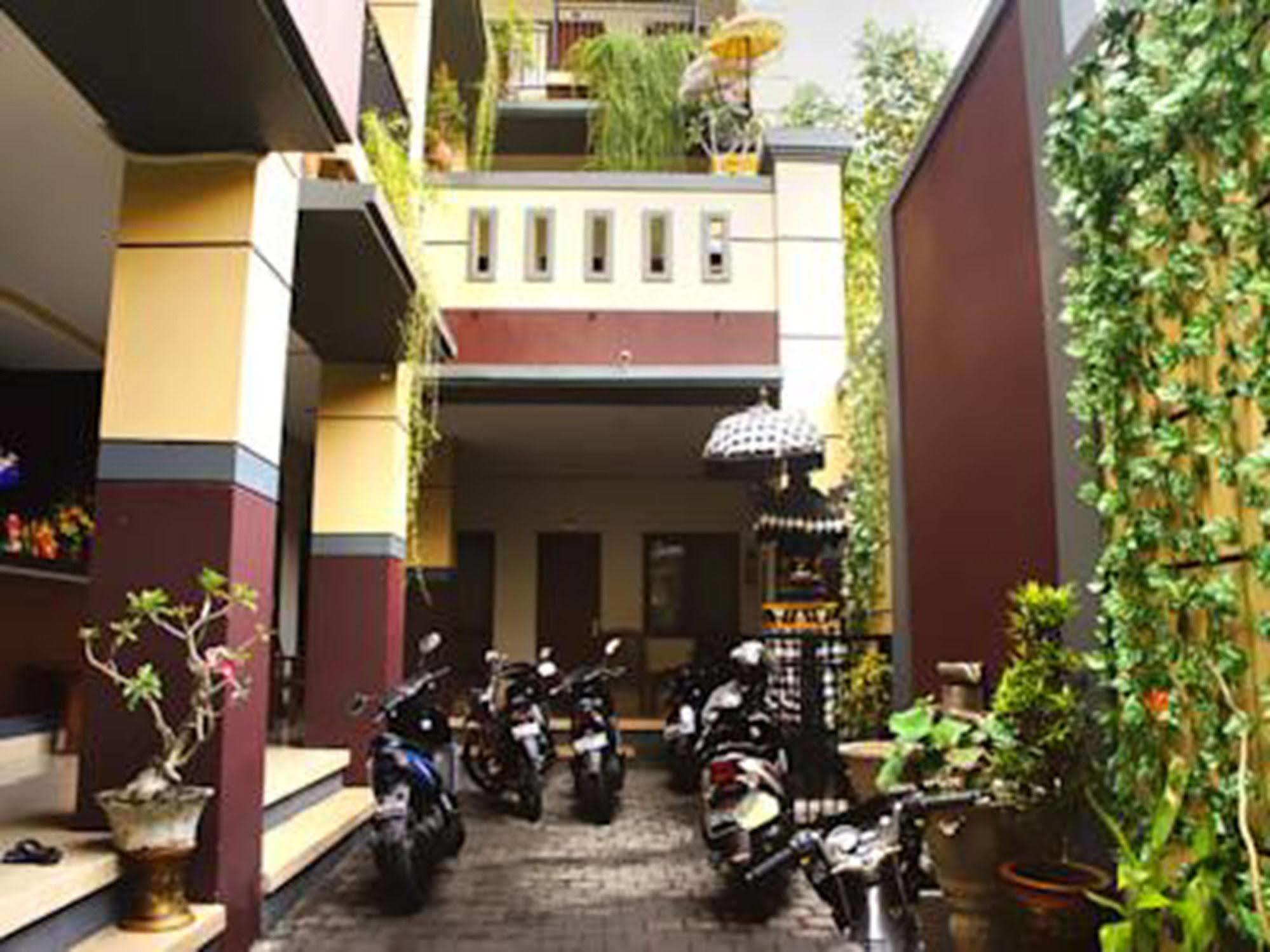 Graha Chania Legian Kuta  Exterior photo