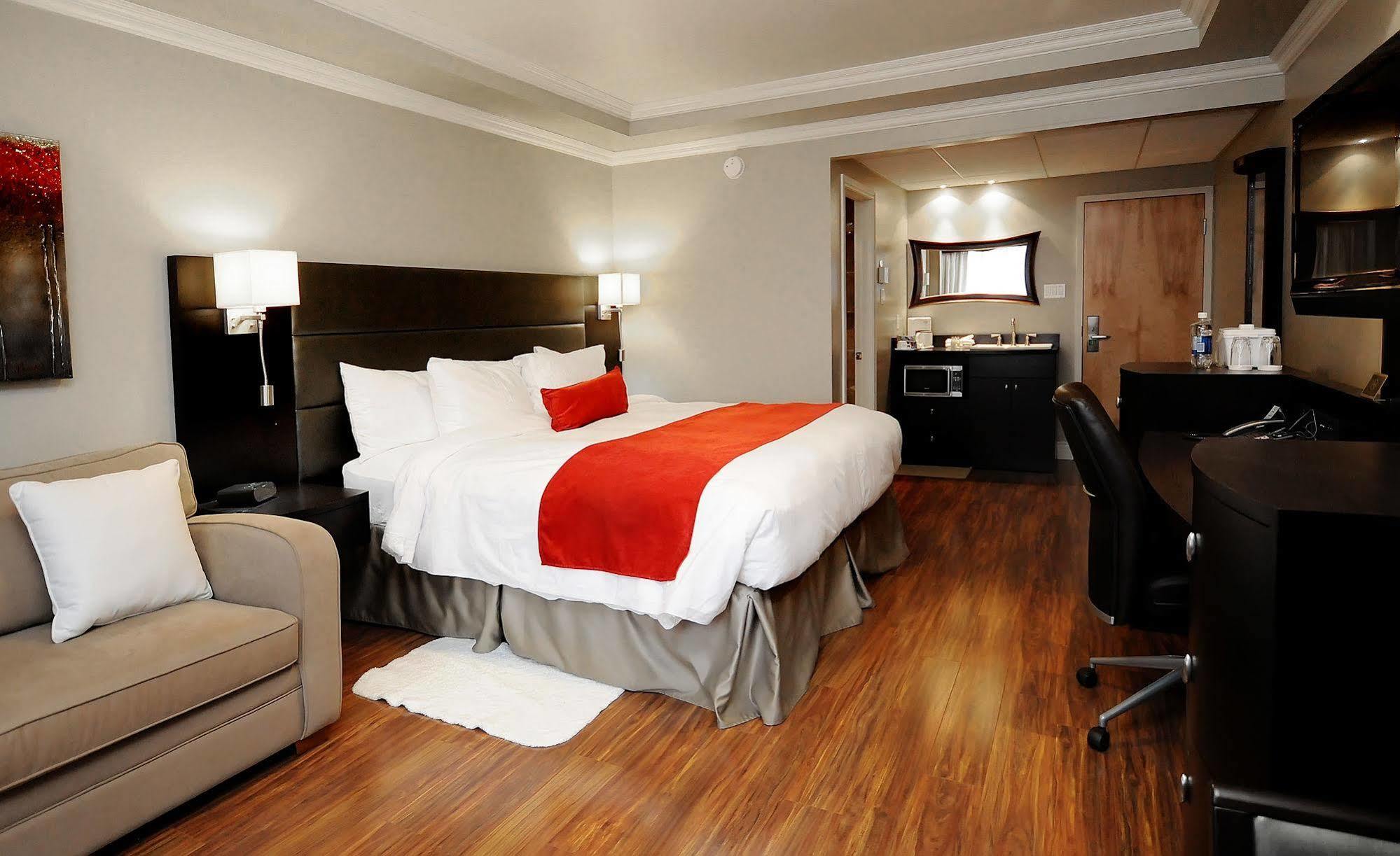 Hotel & Suites Le Dauphin Drummondville Exterior photo