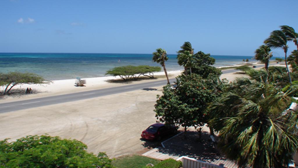 Aruba Beach Villas Palm Beach Exterior photo