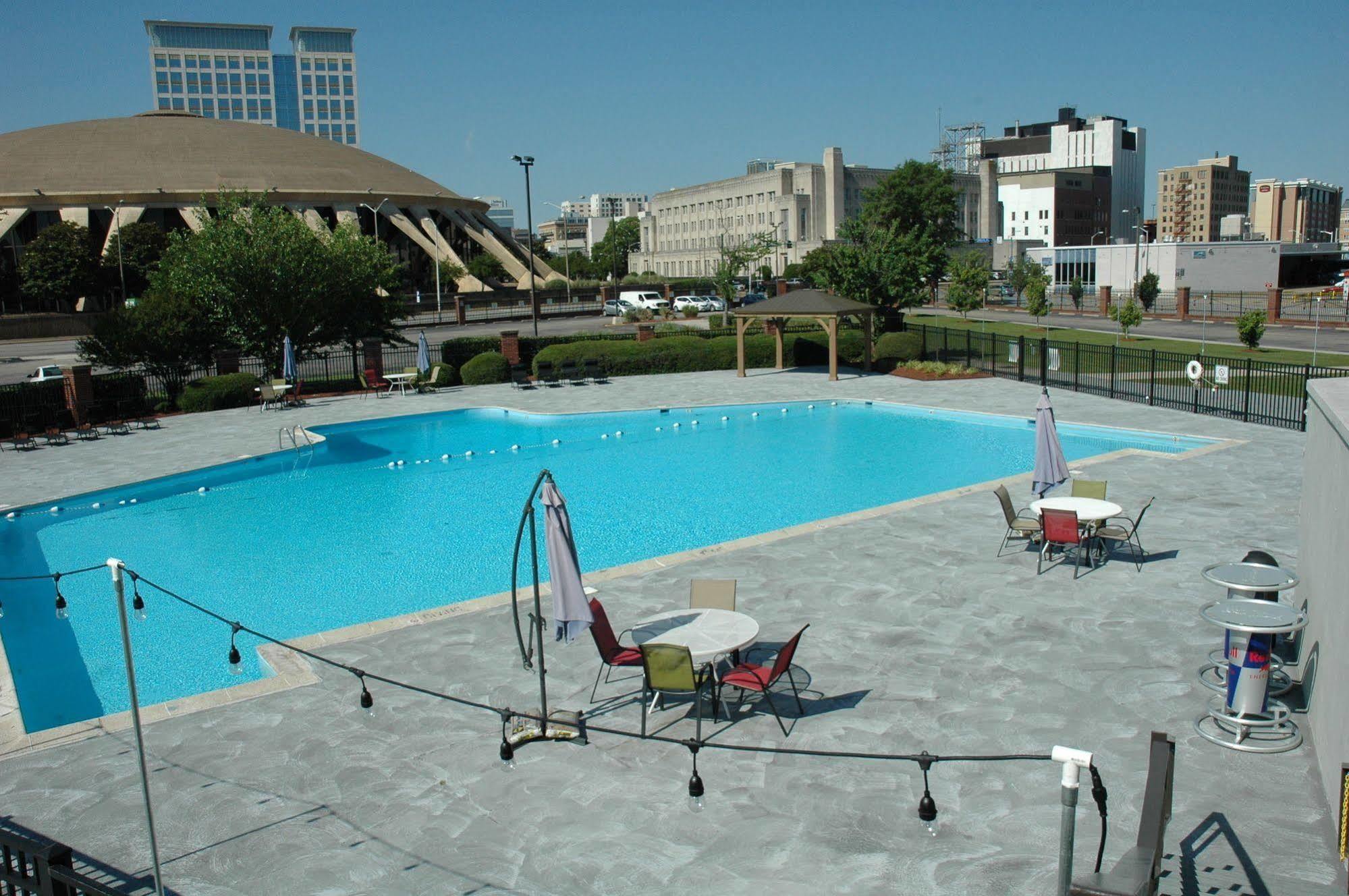 Wyndham Garden Norfolk Downtown Hotel Exterior photo