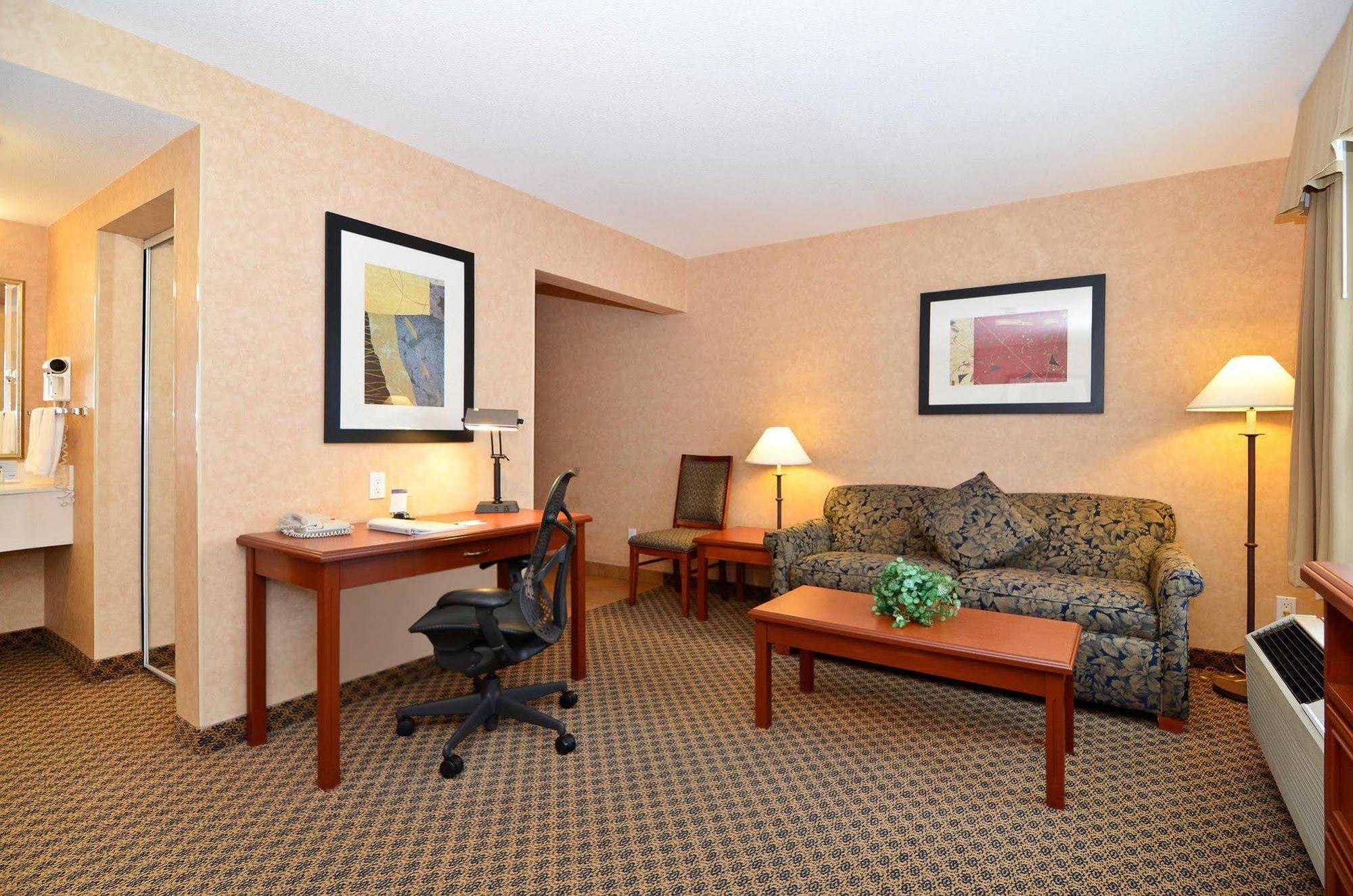 Hampton Inn & Suites By Hilton Langley-Surrey Room photo