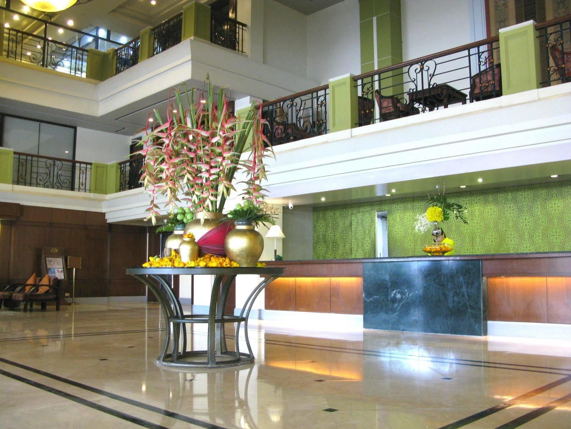 The Royal Mandaya Hotel Davao Exterior photo