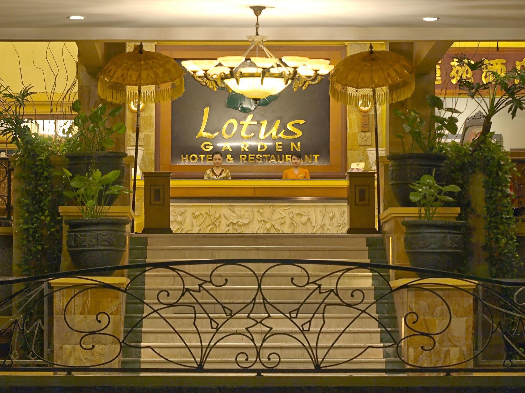 Lotus Garden Hotel Kediri  Exterior photo