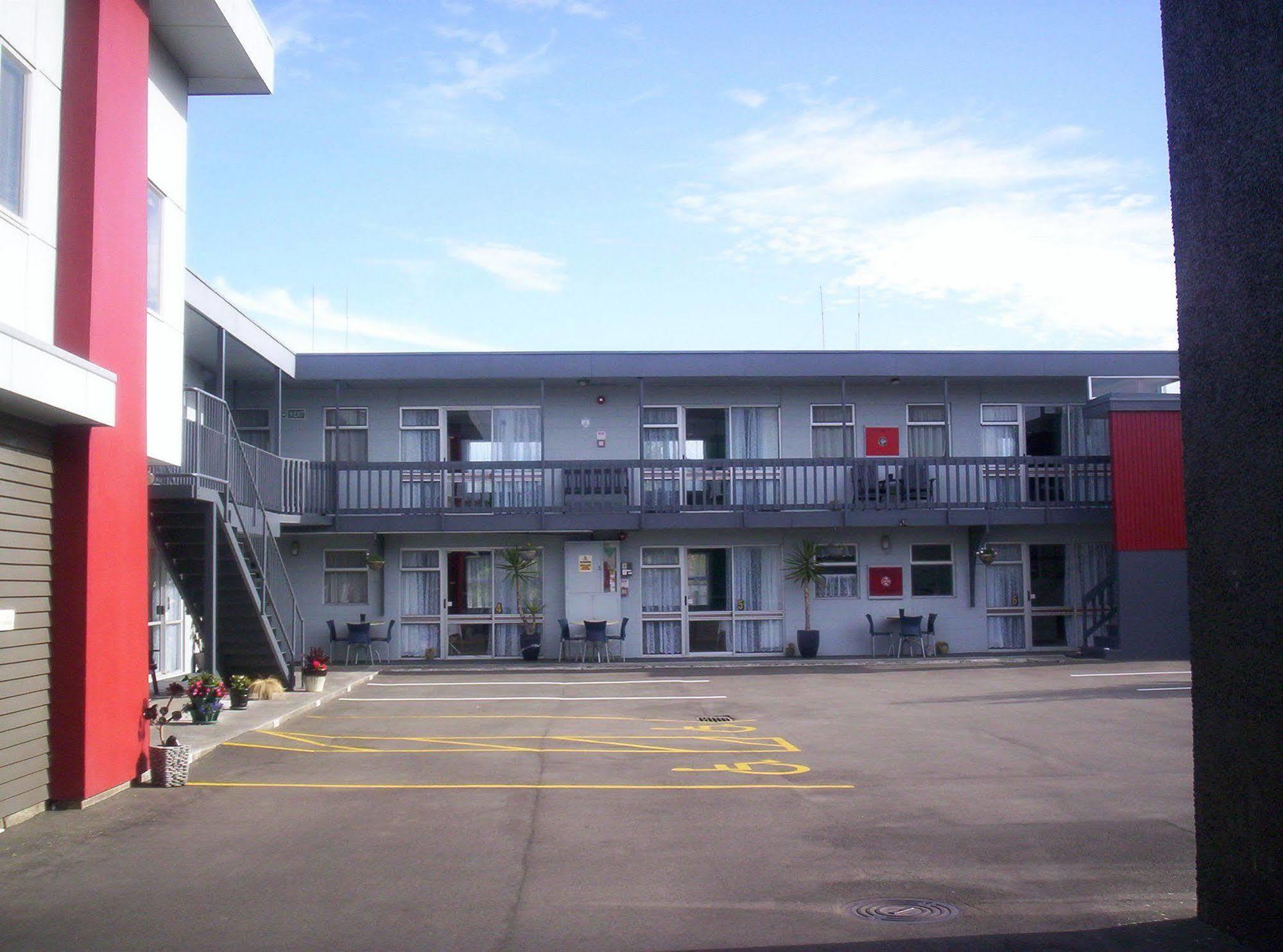 Broadway Motor Inn Palmerston North Exterior photo