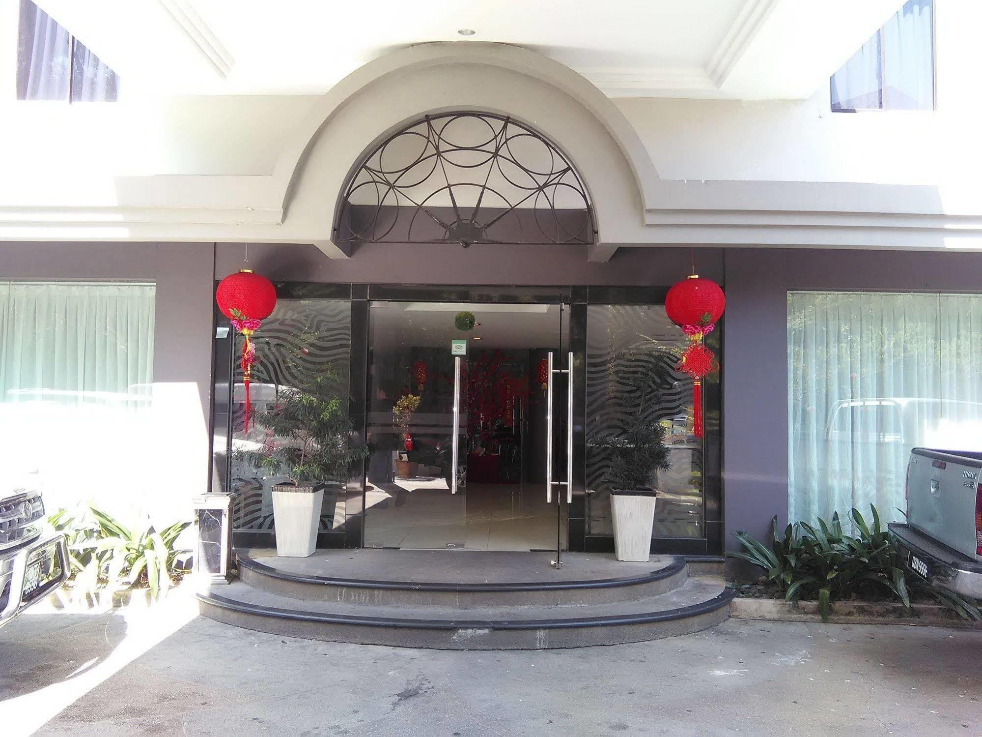 Casuarina Hotel Kota Kinabalu Exterior photo