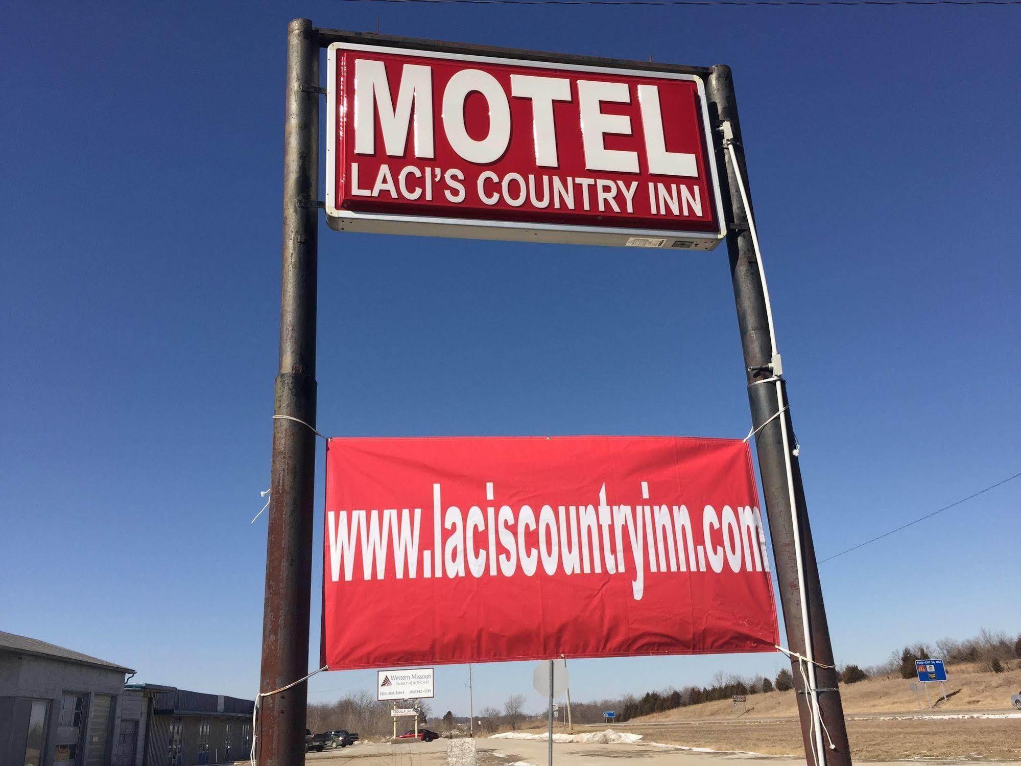 Laci'S Country Inn Knob Noster Exterior photo
