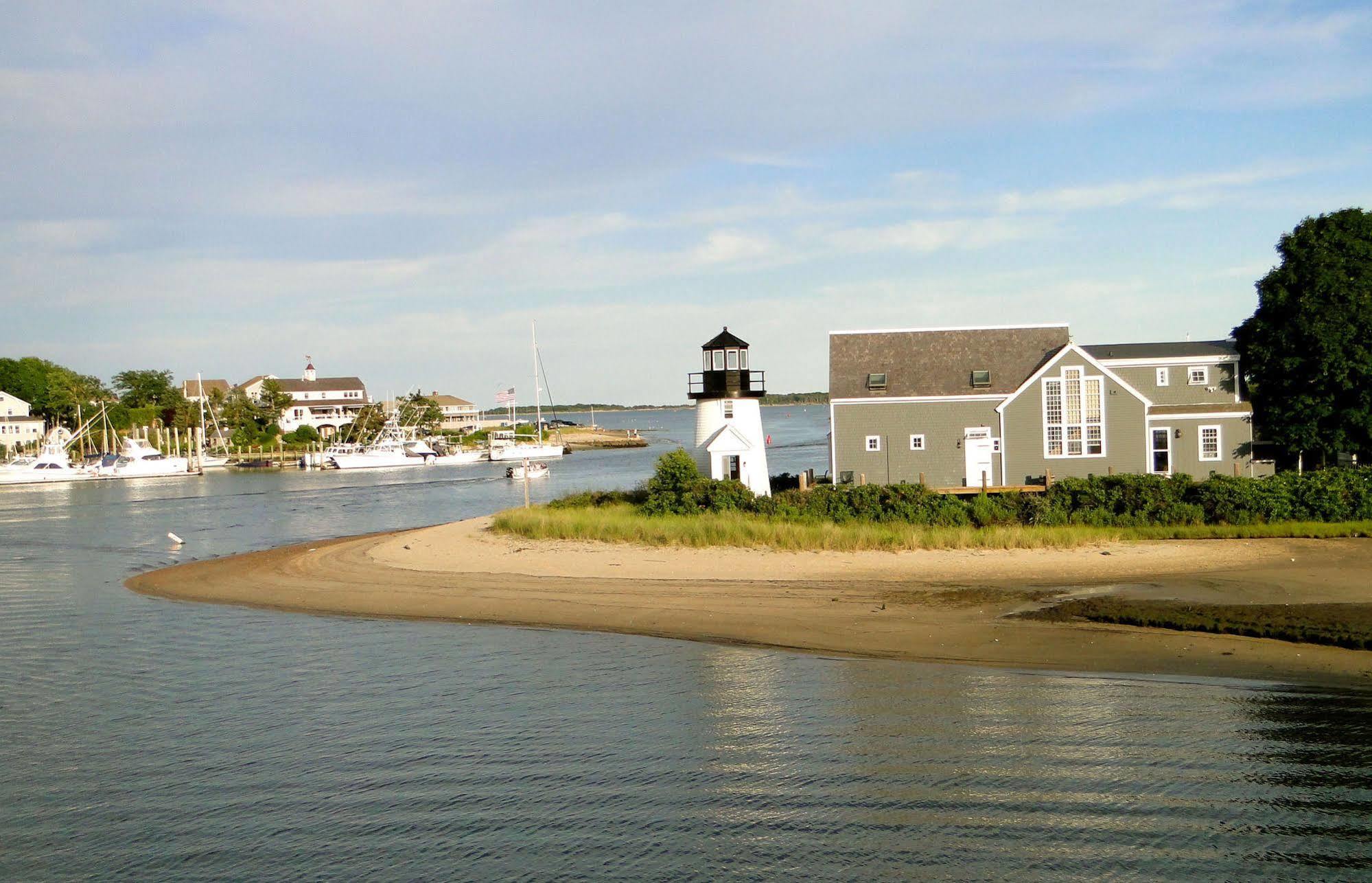 Hyannis Holiday Motel Exterior photo