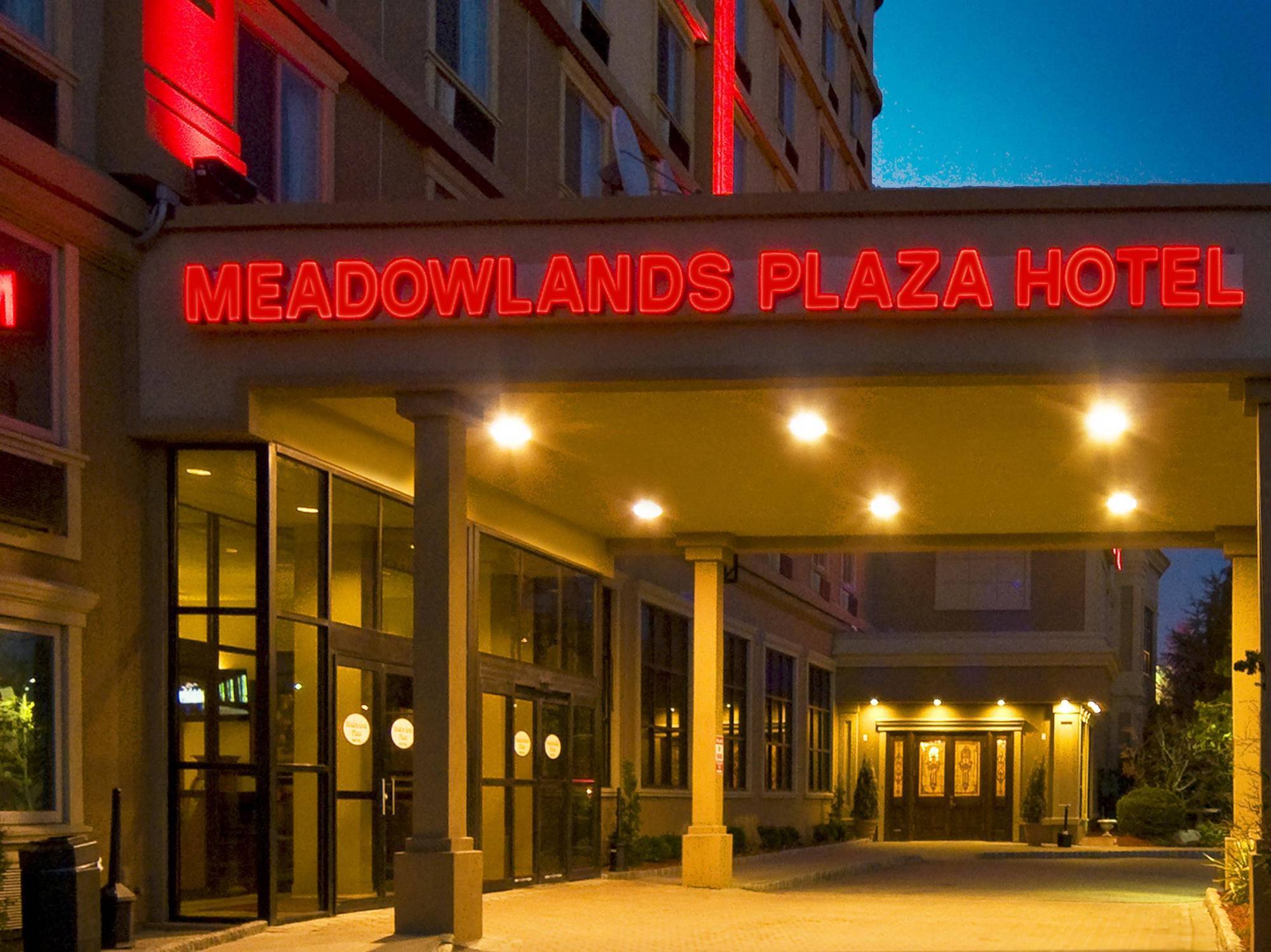 Meadowlands Plaza Hotel Secaucus Exterior photo