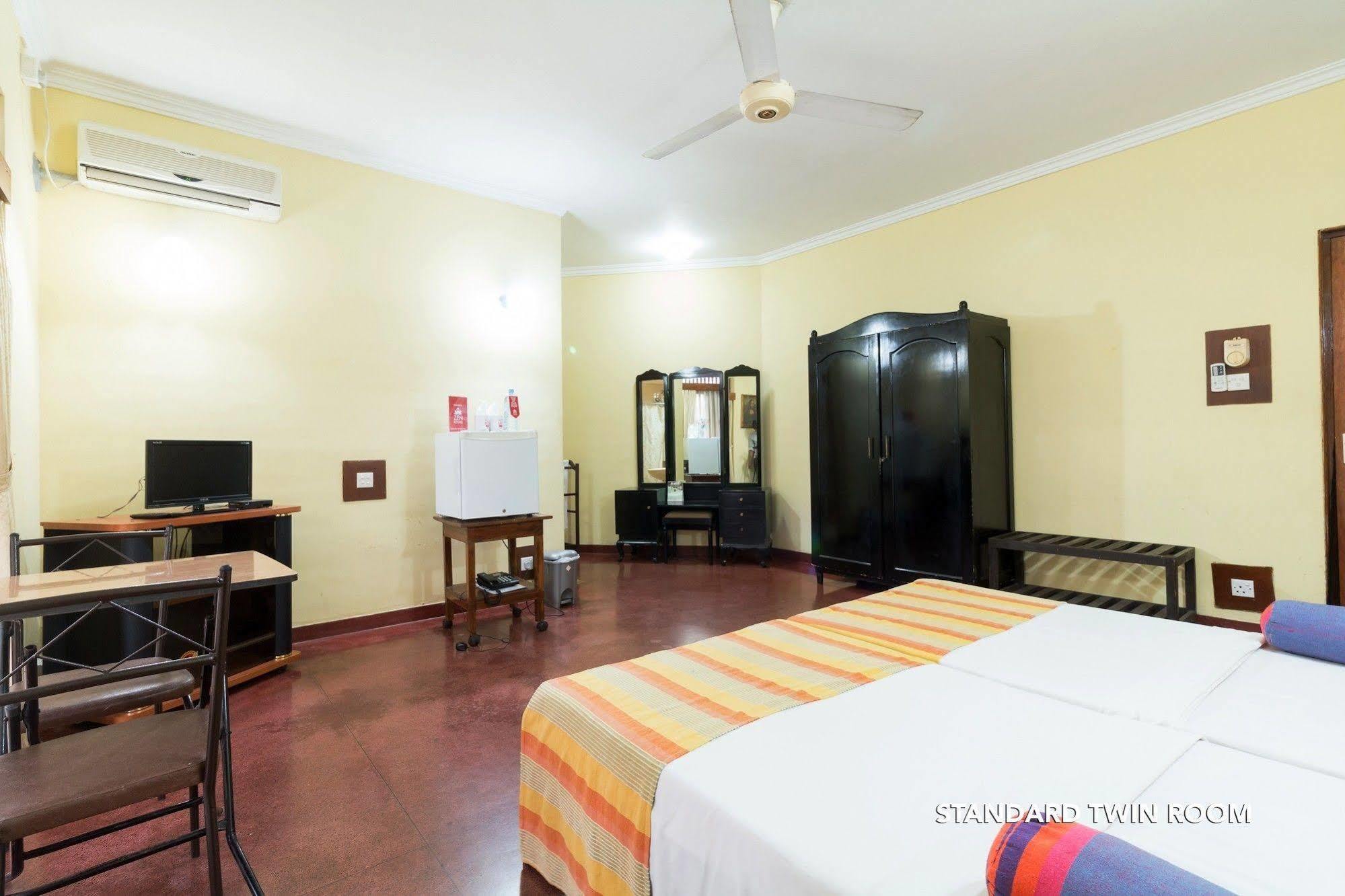 Zen Rooms Modern City Inn Negombo Exterior photo
