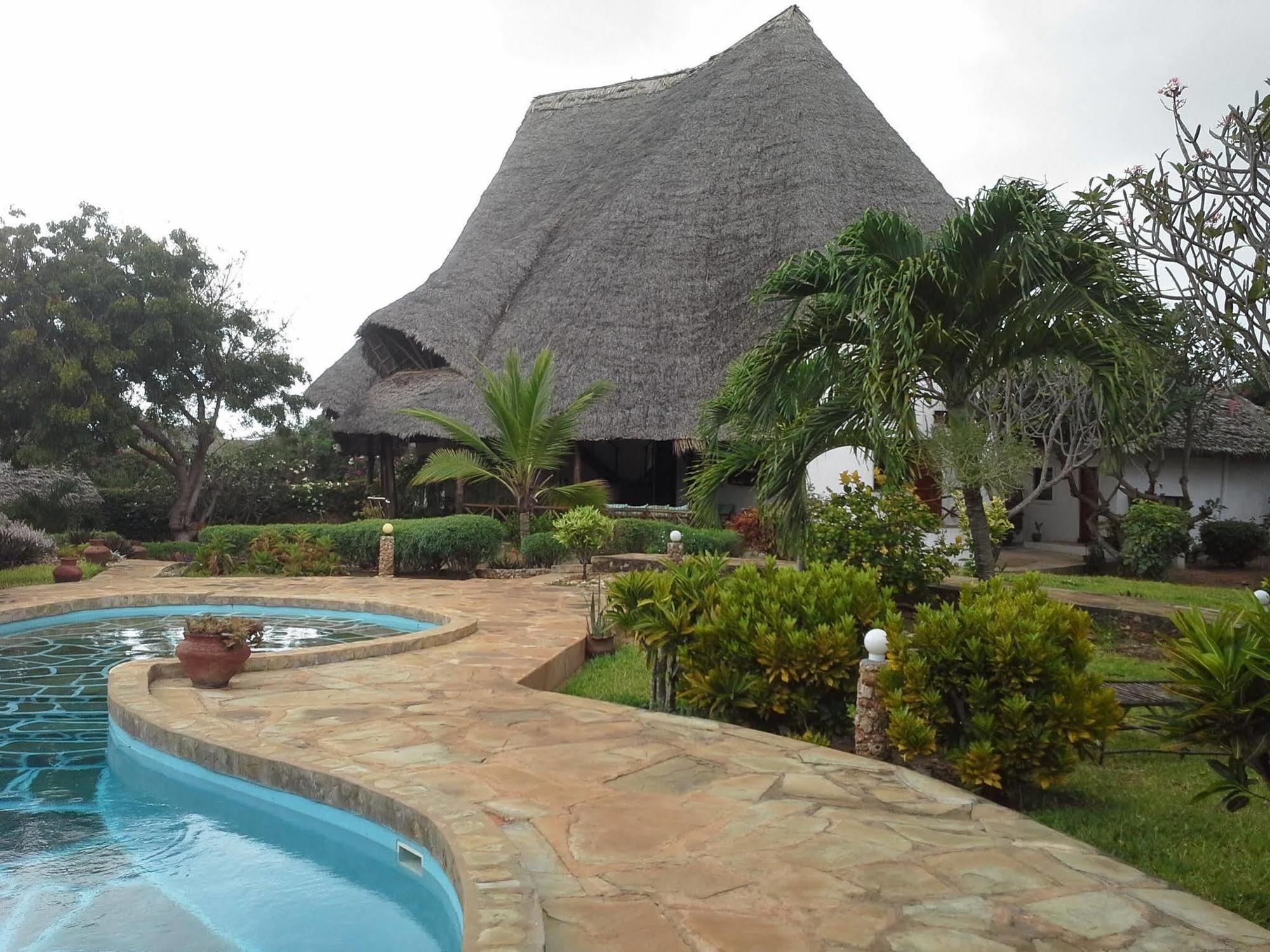 Kenga Giama Resort Malindi Exterior photo