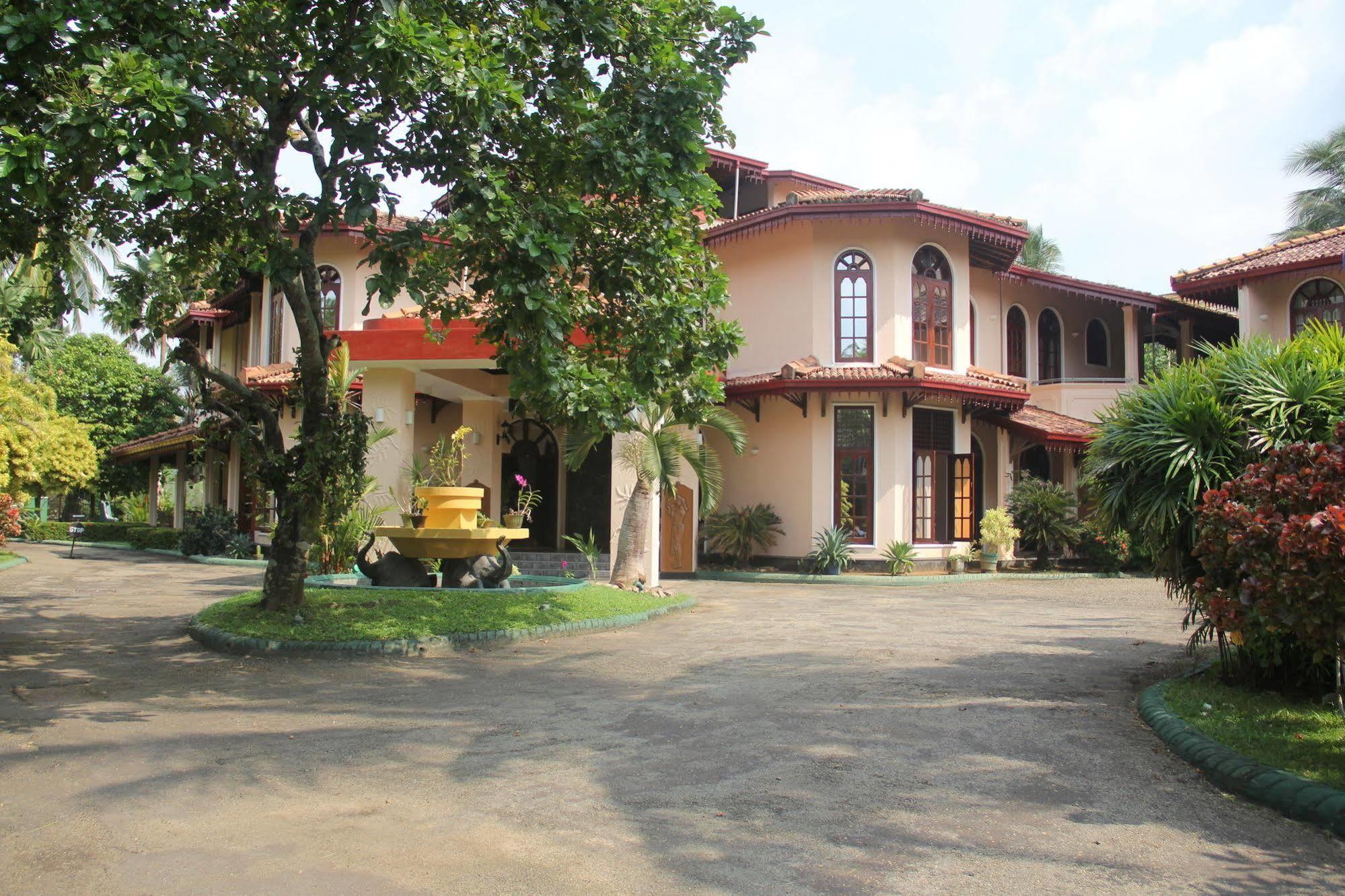 Villa Ranmenika Ahungalla Exterior photo