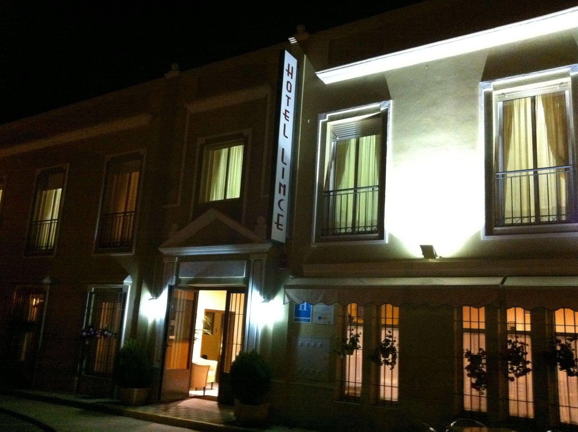 Hotel Lince Aznalcazar Exterior photo