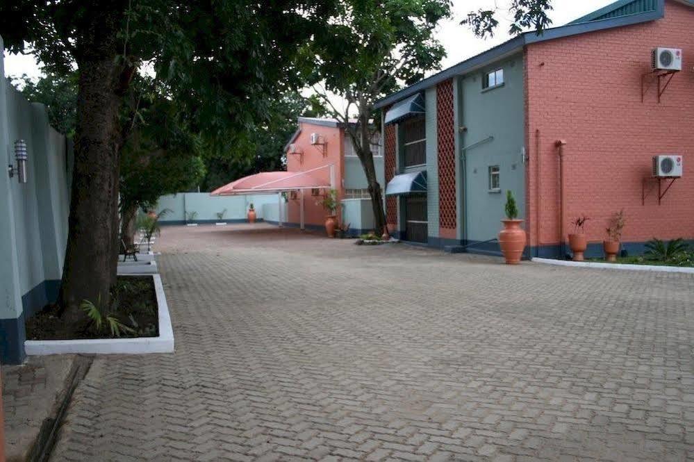 Fallsway Apartments Louden Court Lusaka Exterior photo