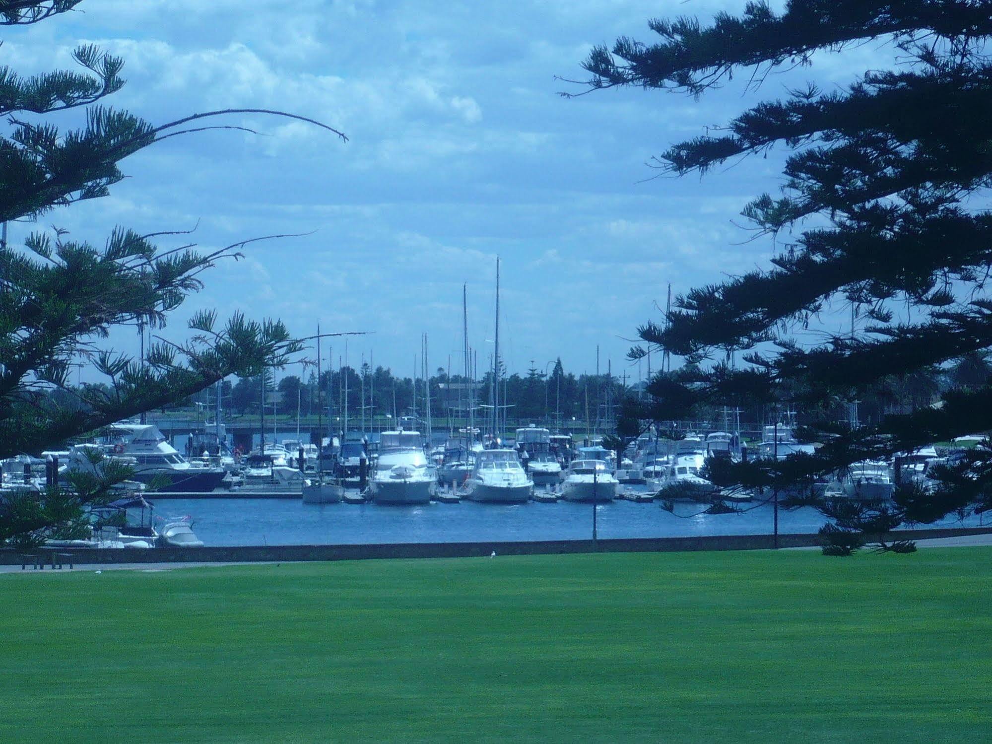 Glenelg Dockside Motel Adelaide Exterior photo