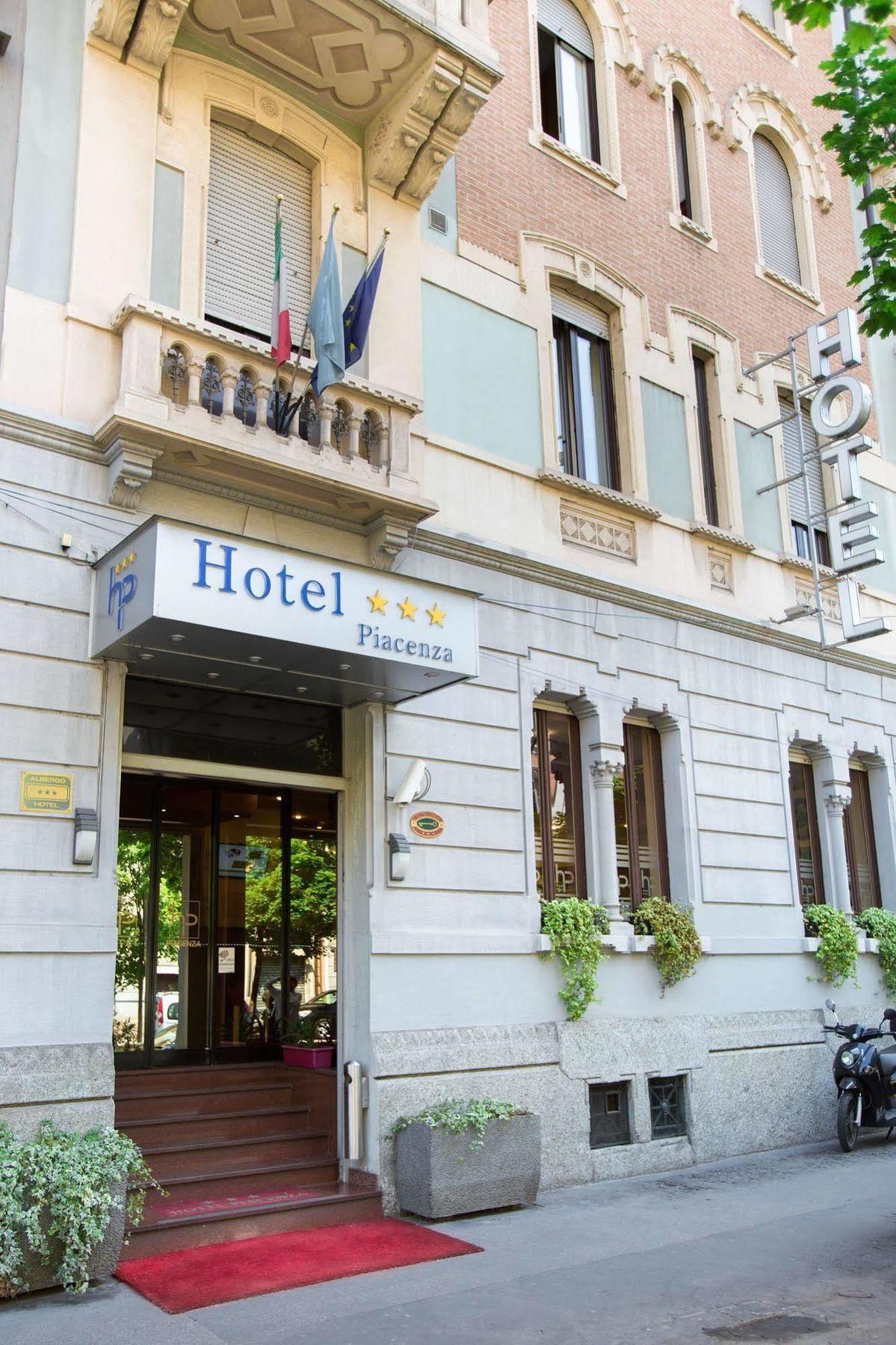 Hotel Piacenza Milan Exterior photo