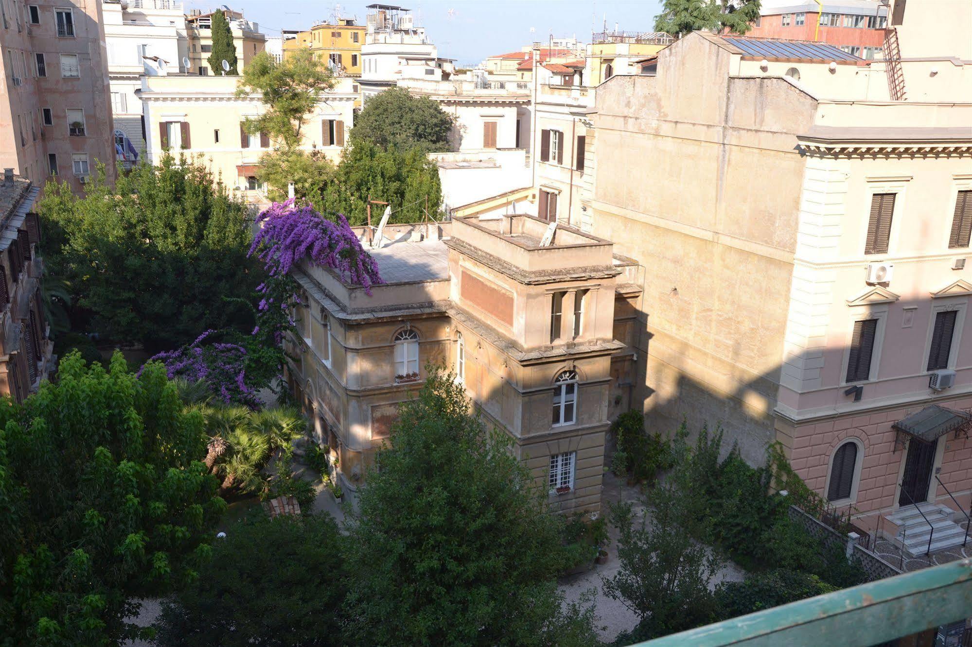 Lucky House Hotel Rome Exterior photo