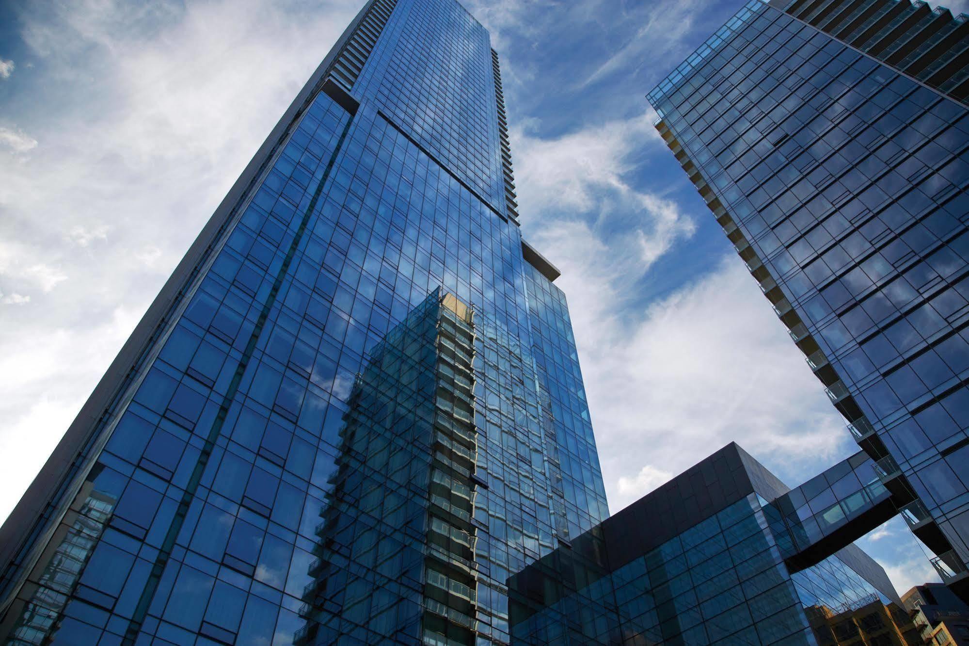 Four Seasons Hotel Toronto At Yorkville Exterior photo