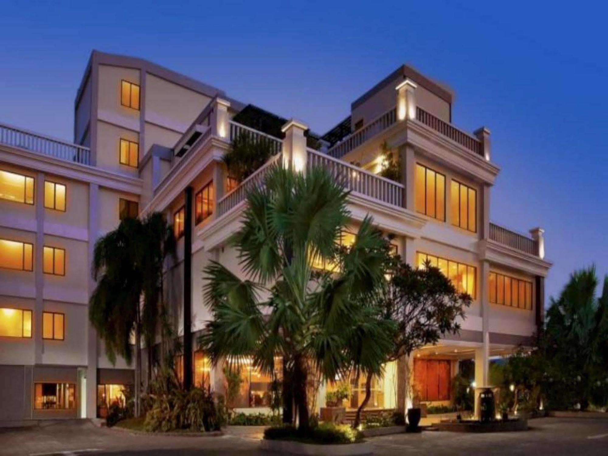 Rattan Inn Hotel Banjarmasin  Exterior photo