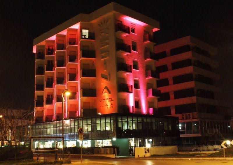 Hotel Regina In Spiaggia Rimini Exterior photo