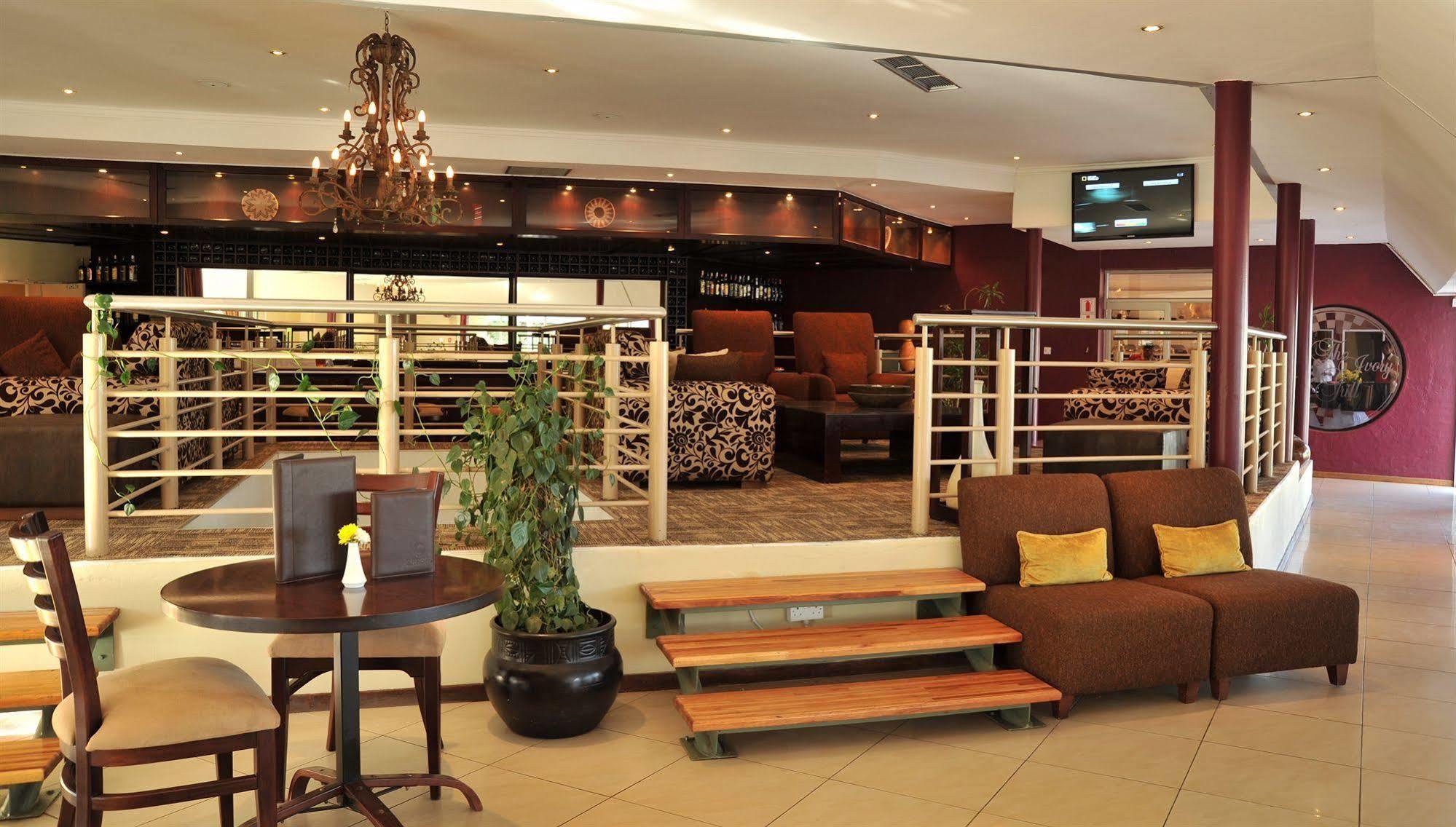 Cresta Thapama Hotel Francistown Exterior photo