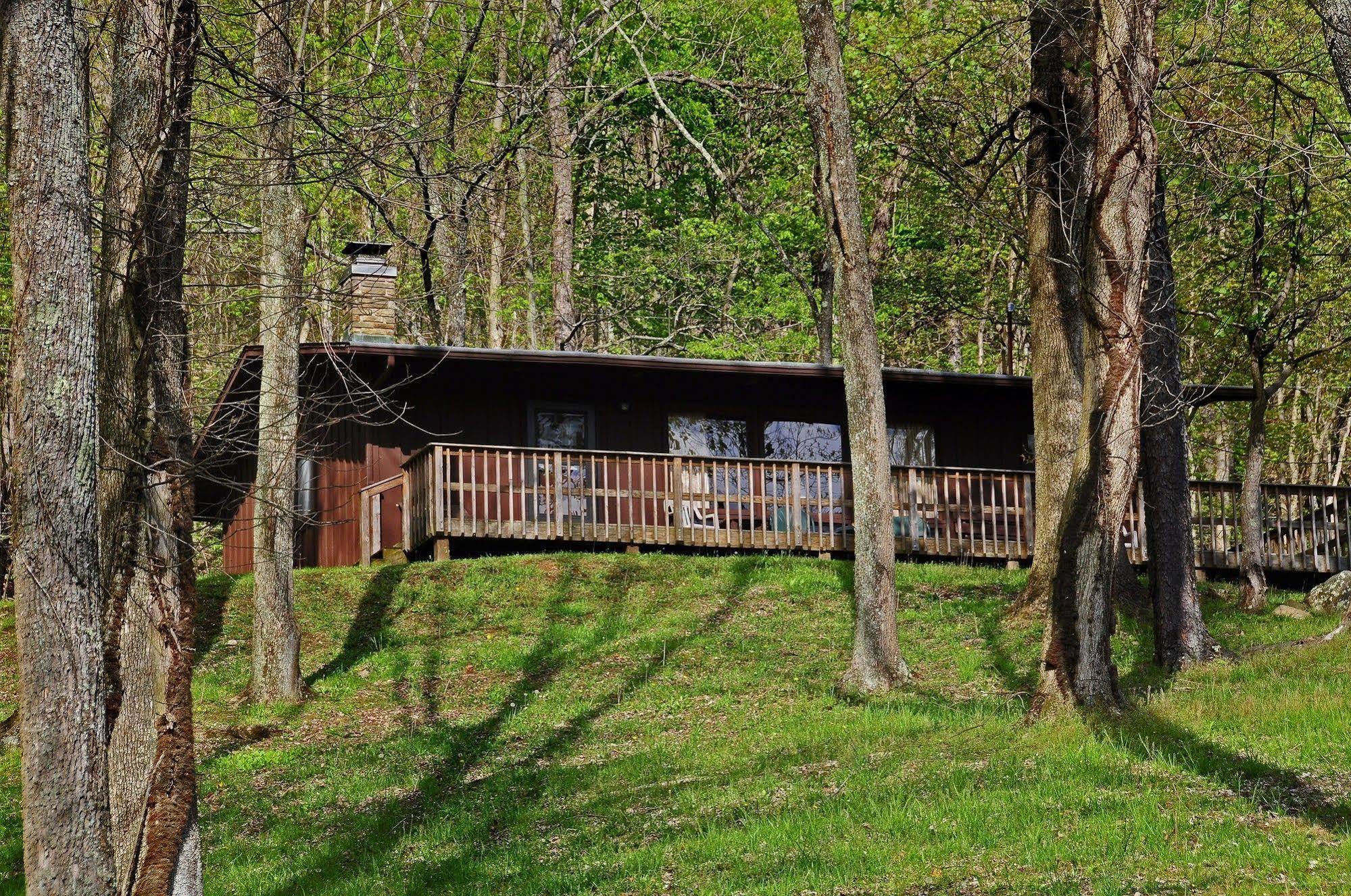 Tygart Lake State Park Hotel Union Exterior photo