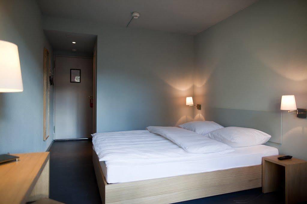Hotel Marta Zurich Room photo