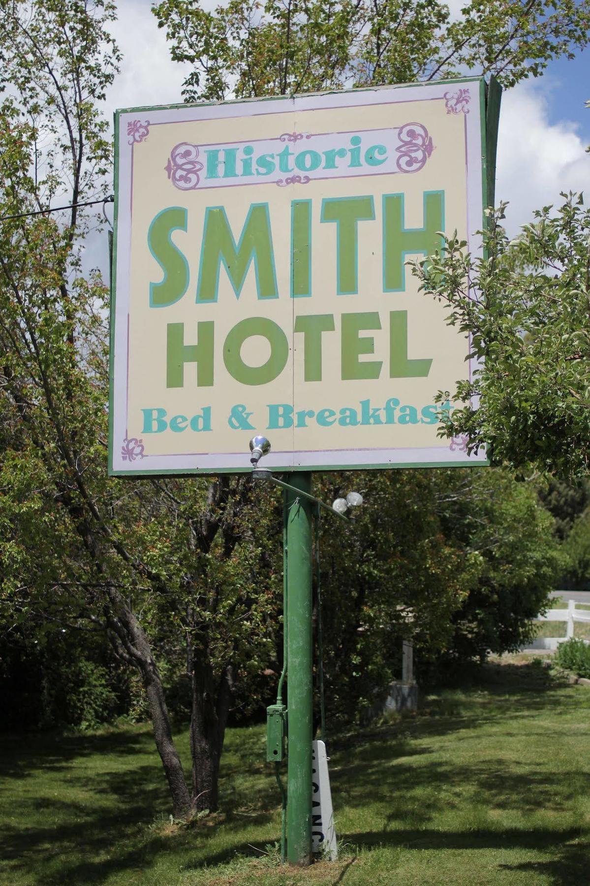 Historic Smith Hotel B&B Glendale Exterior photo
