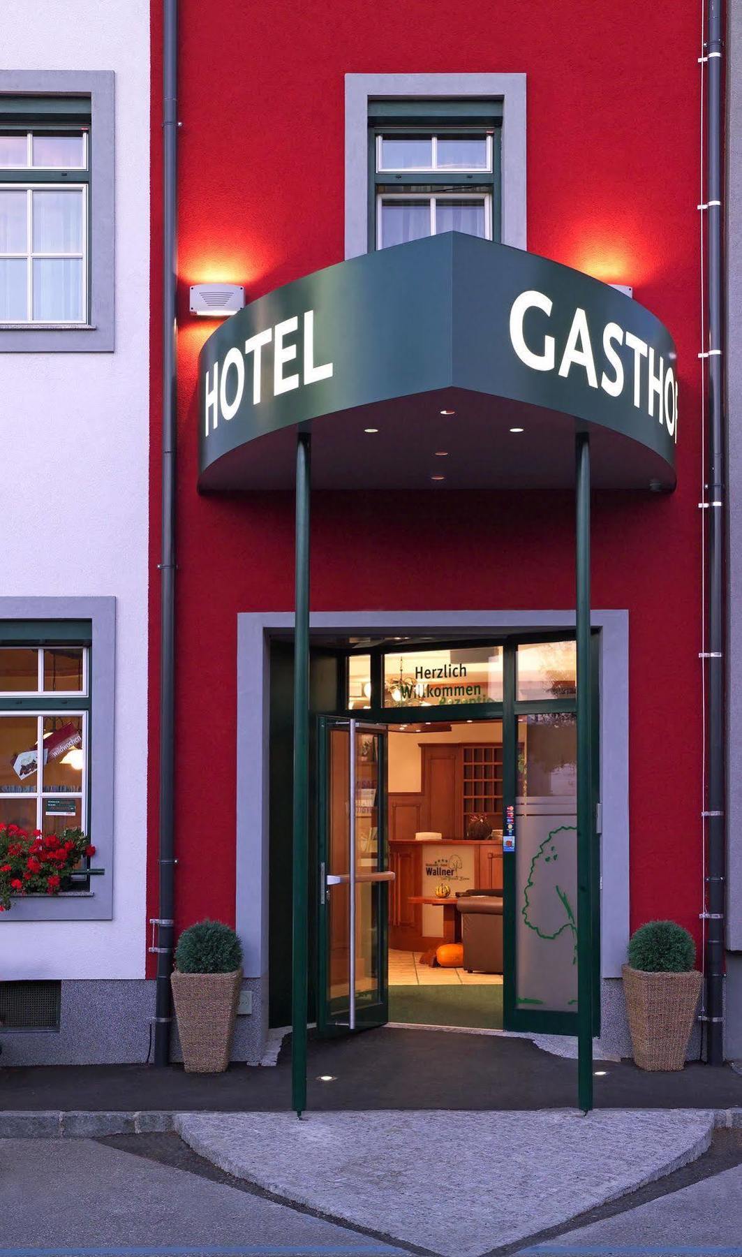 Hotel Restaurant Wallner I Contactless Check-In Sankt Valentin Exterior photo