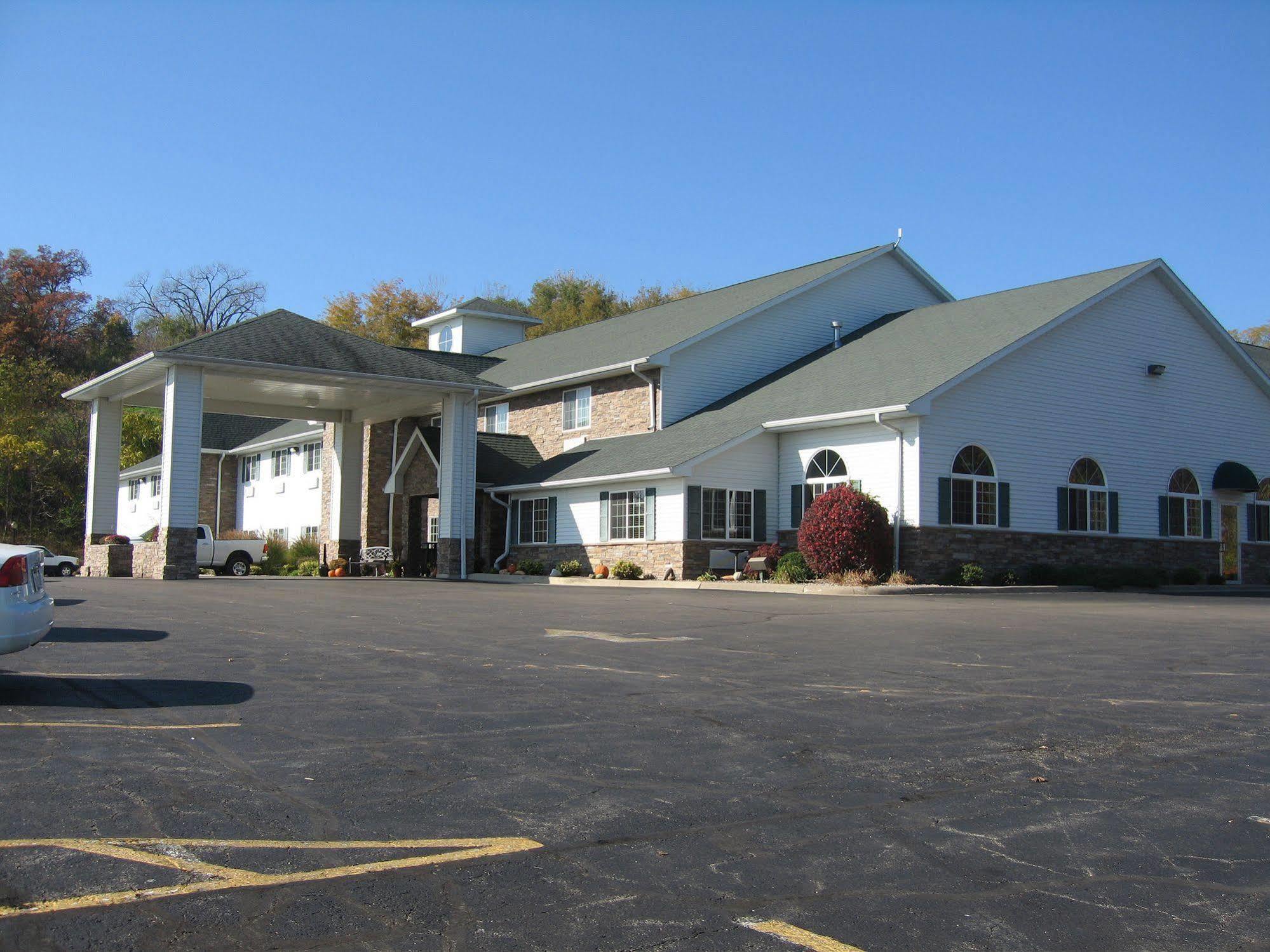 Super 8 Savanna Il Hotel Fulton Exterior photo