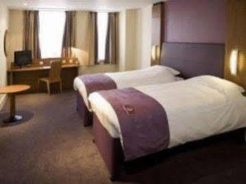 Premier Inn Liverpool John Lennon Airport Speke Exterior photo