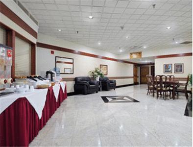 Elk Grove Hotel Chicago Restaurant photo