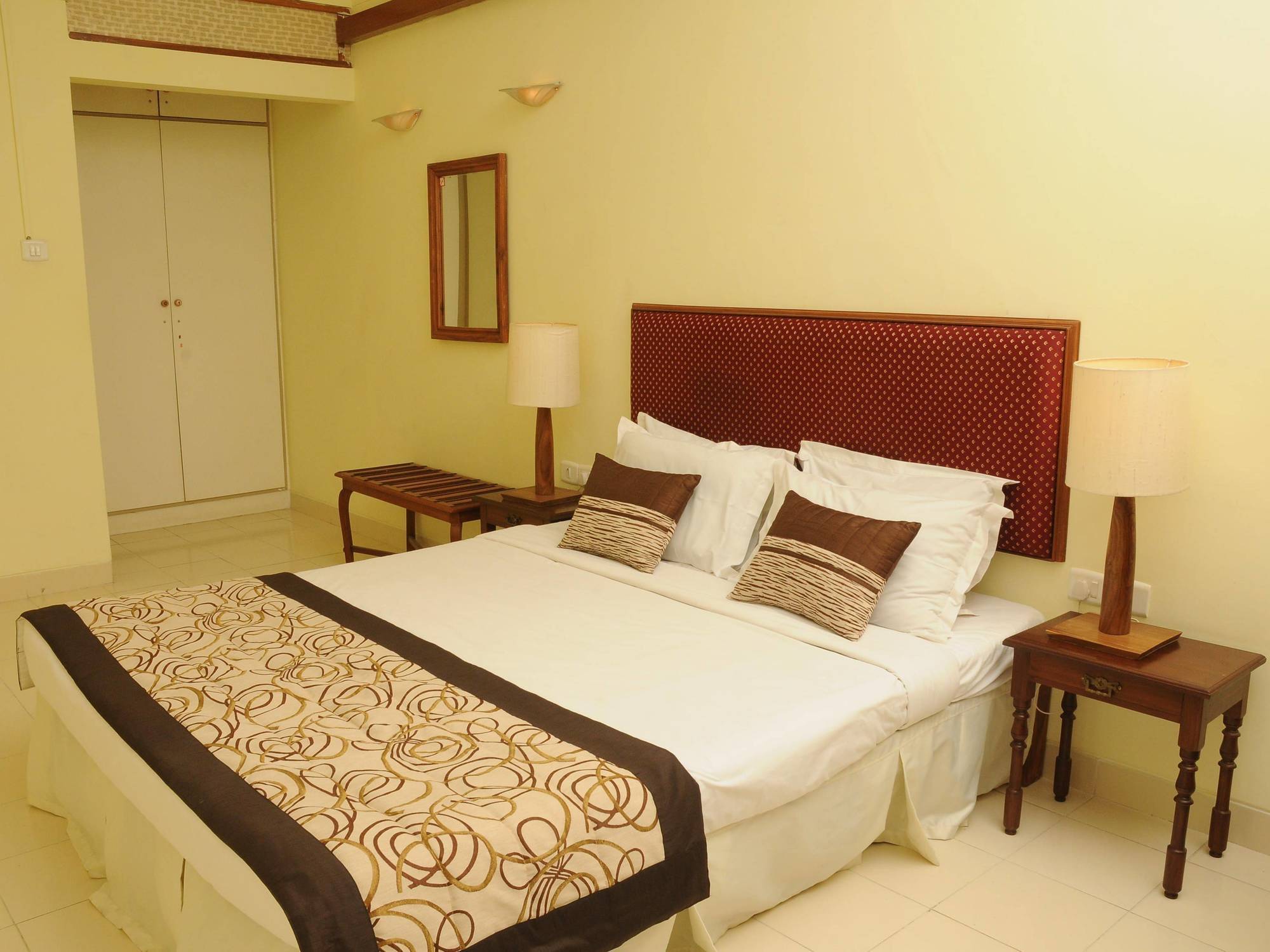 Executive Comfort Alwarpet Chennai Exterior photo