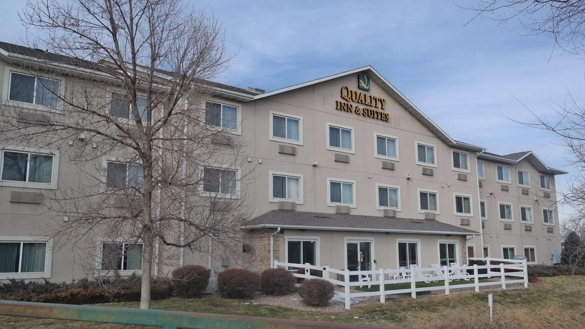 Quality Inn & Suites Loveland Exterior photo