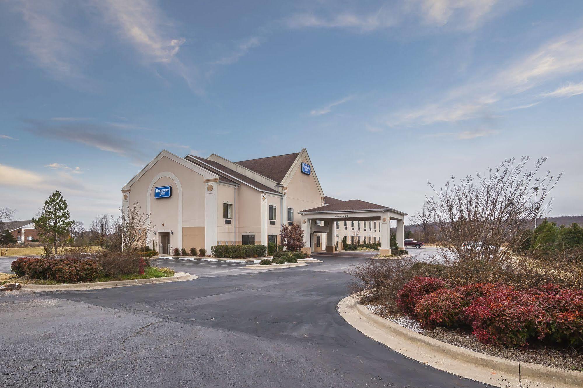 Rodeway Inn Tahlequah Exterior photo