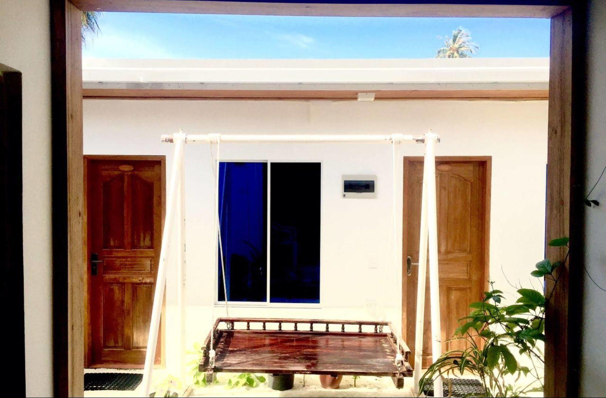 Reyva Inn Maafushi Exterior photo