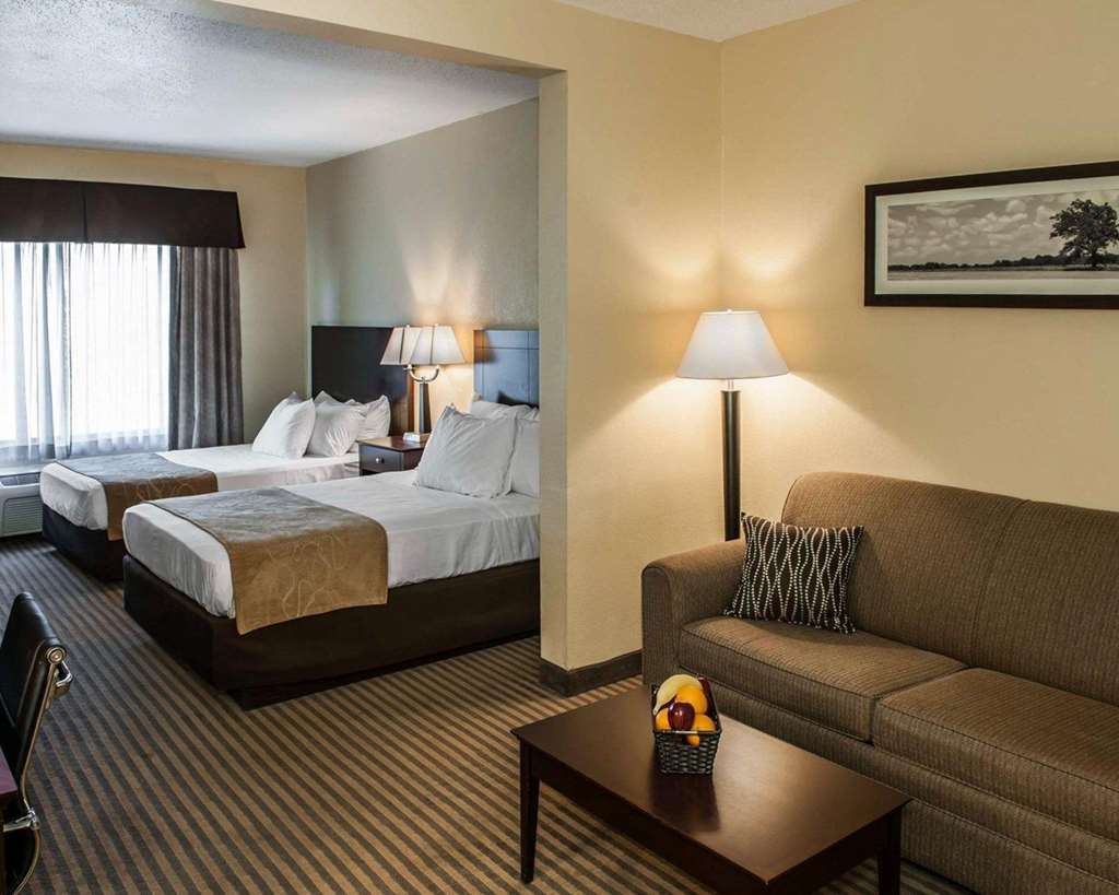 Comfort Suites Lafayette University Area Room photo