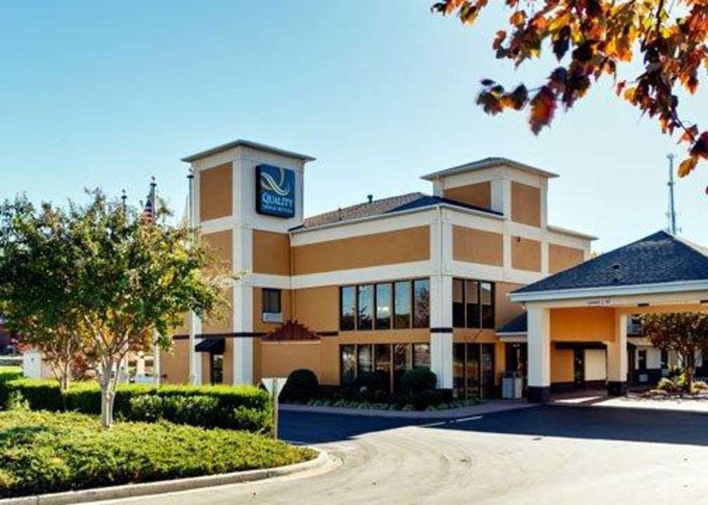 Quality Inn & Suites Matthews Exterior photo