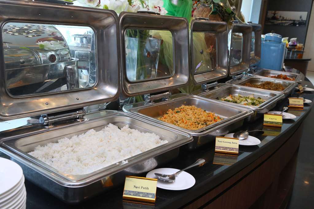 Golden Tulip Galaxy Banjarmasin Hotel Banjarmasin  Restaurant photo