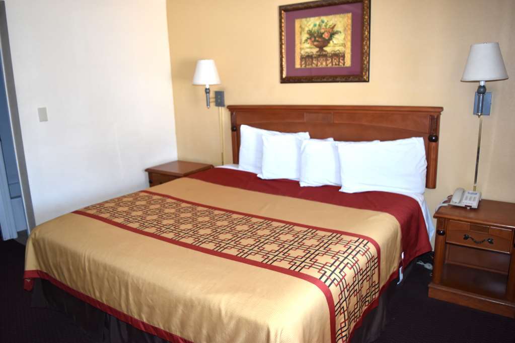 Americas Best Value Inn And Suites El Centro Room photo