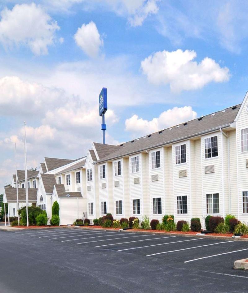 Microtel Inn And Suites Clarksville Exterior photo