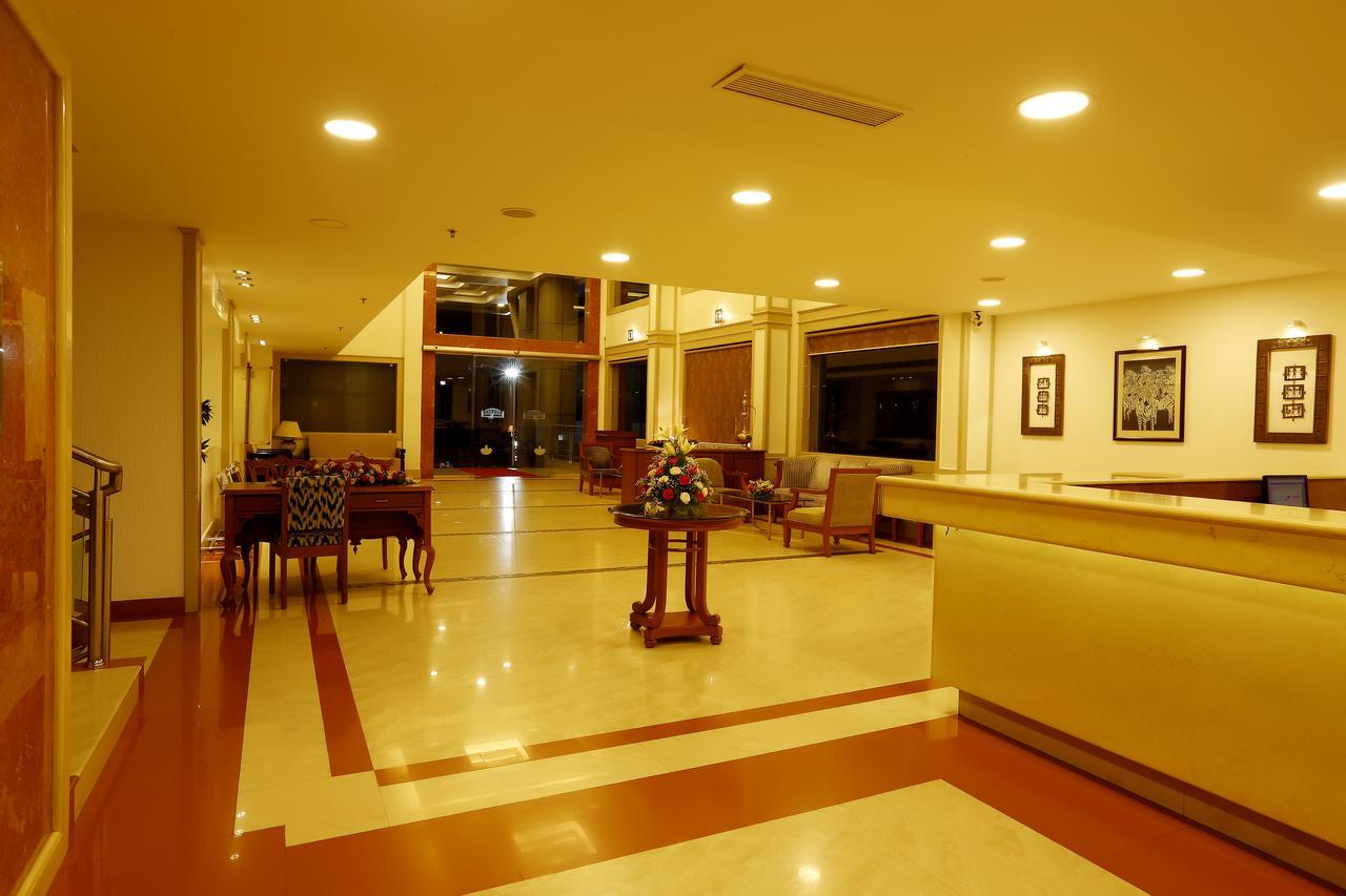 Hotel Arcadia Regency Alappuzha Exterior photo