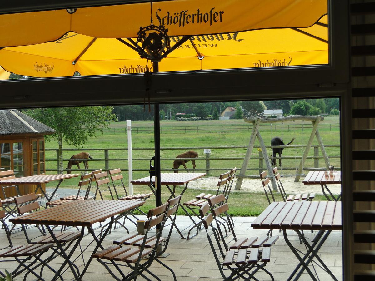 Friesenhof Hotel-Restaurant-Reitanlage Trassenheide Exterior photo