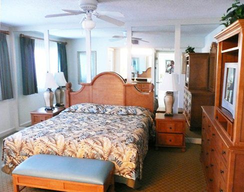 Coral Reef Resort, A Vri Resort St. Pete Beach Room photo