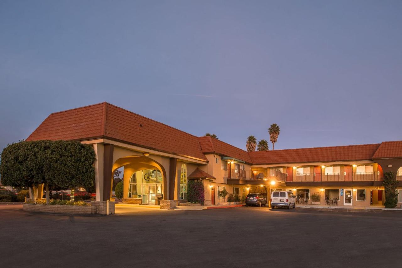 Laurel Inn & Conference Center Salinas Exterior photo