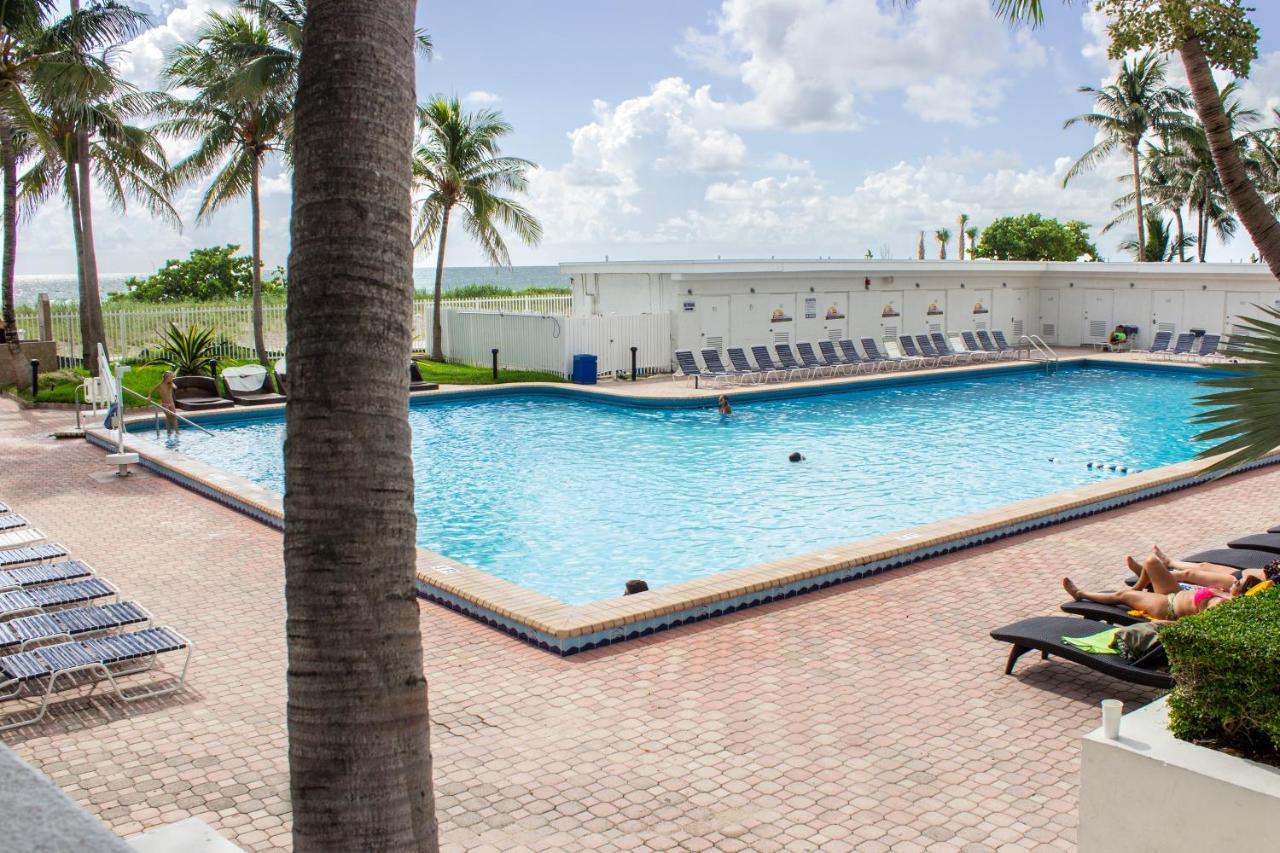 Casablanca On The Ocean East Tower Hotel Miami Beach Exterior photo