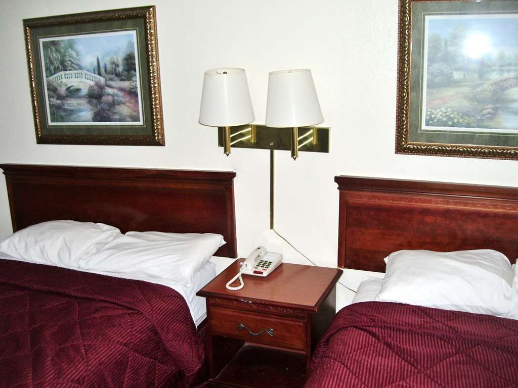 Lake View Inn & Suites Killen Room photo