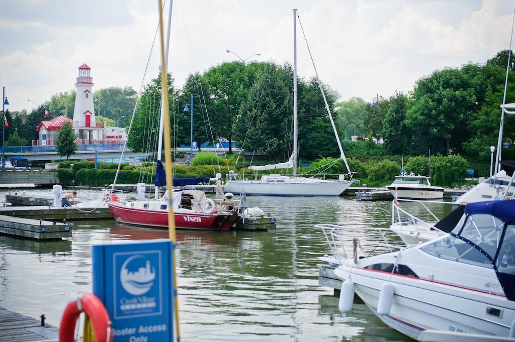 The Waterside Inn Mississauga Exterior photo