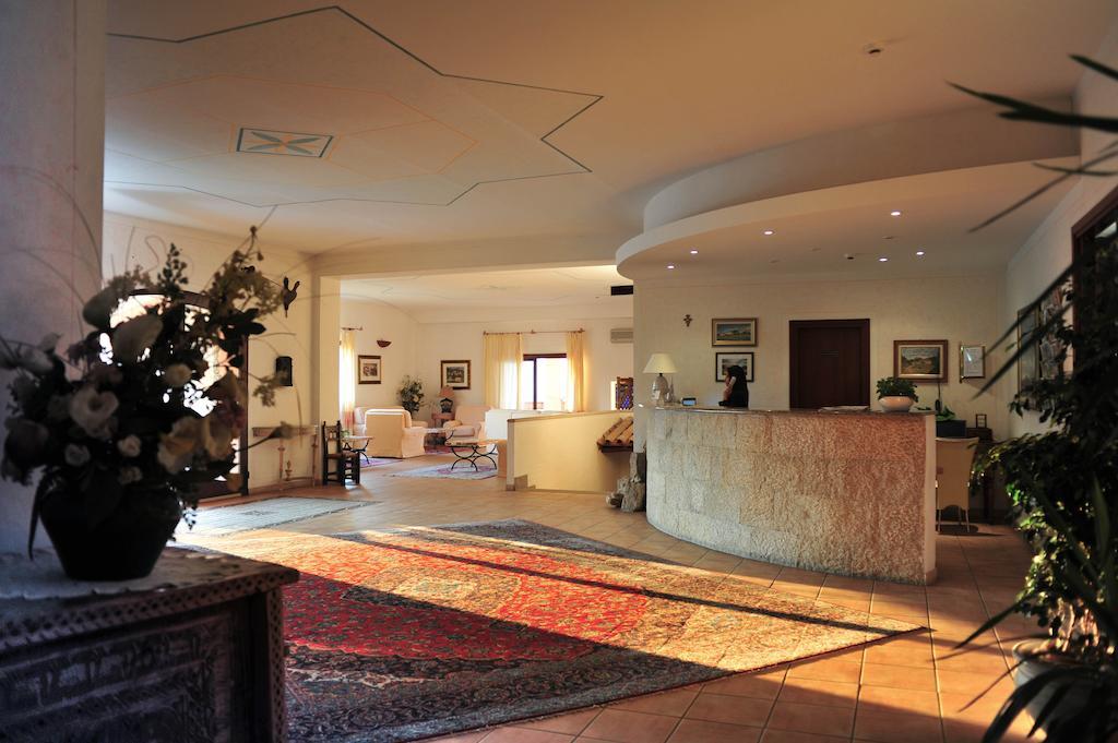 Hotel Micalosu Cannigione Exterior photo
