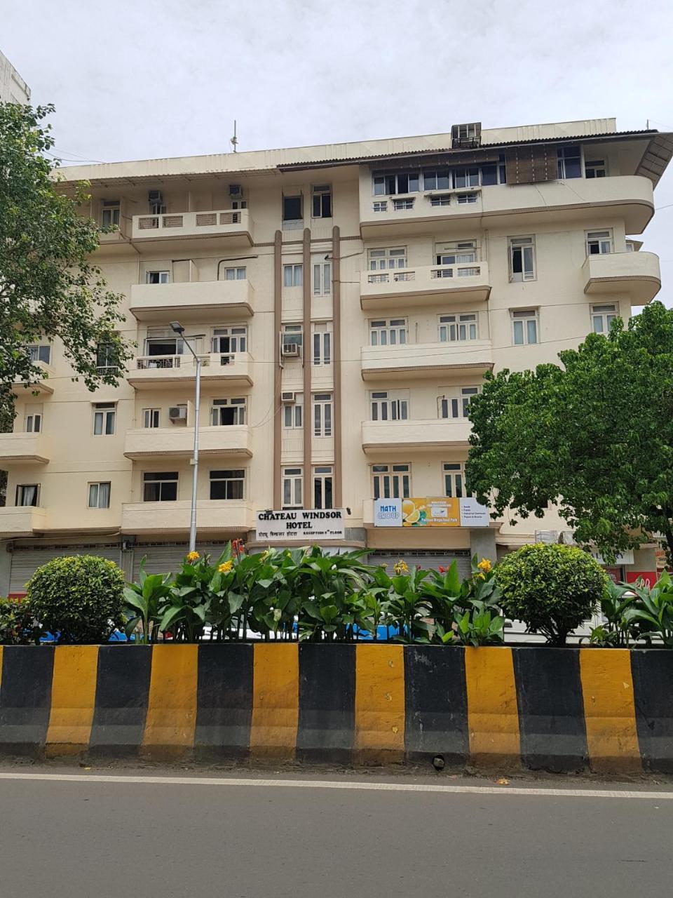 Chateau Windsor Hotel - Marine Drive Mumbai Exterior photo