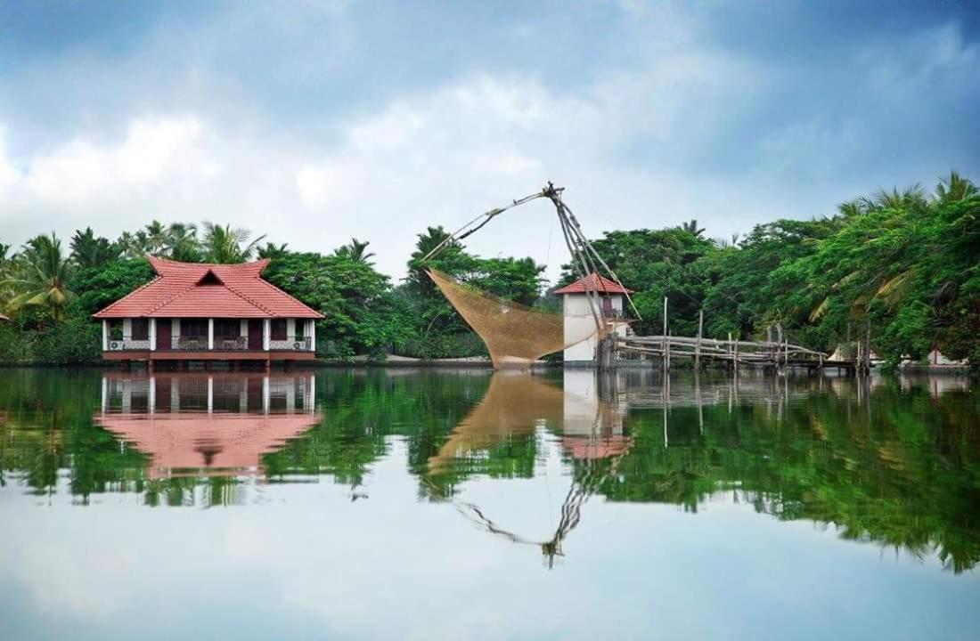 Sterling Lake Palace Alleppey Alappuzha Exterior photo